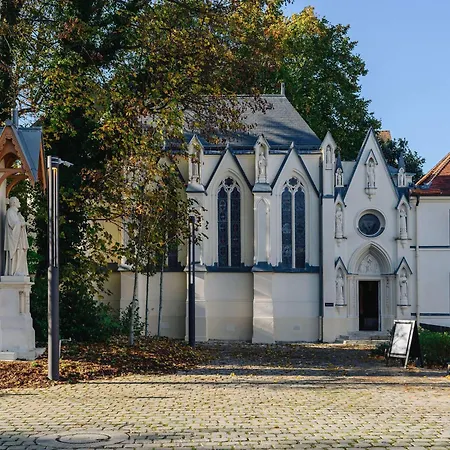 Domaine Reine Margot Paris - Mgallery Collection Hotel Issy-les-Moulineaux