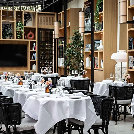 Domaine Reine Margot Paris - Mgallery Collection Hotel 5*